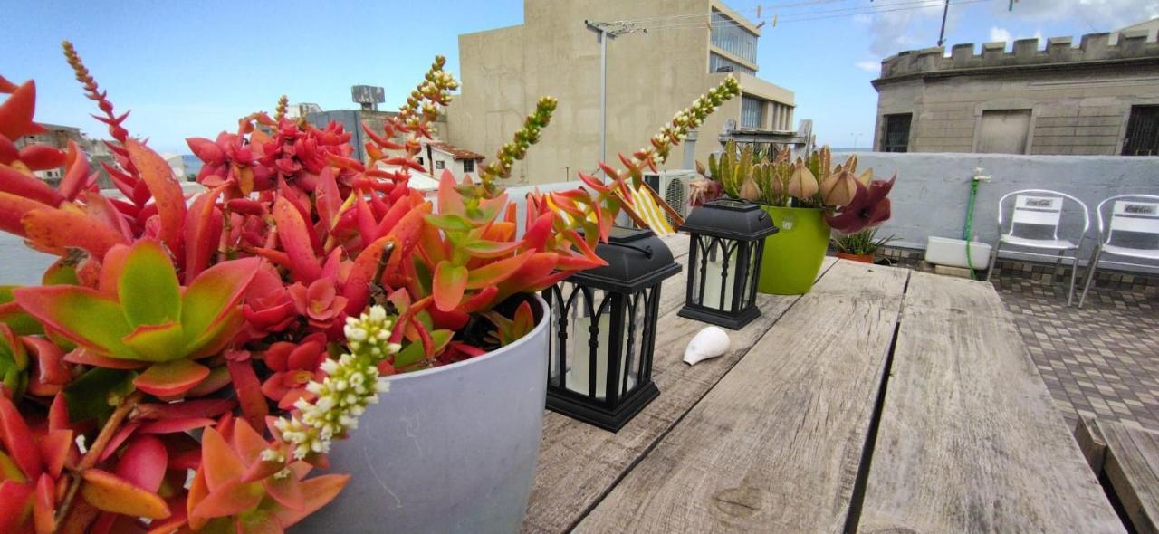 House With Large Terrace, Jacuzzi And Gated Parking For One Car Villa Montevideo Exterior photo