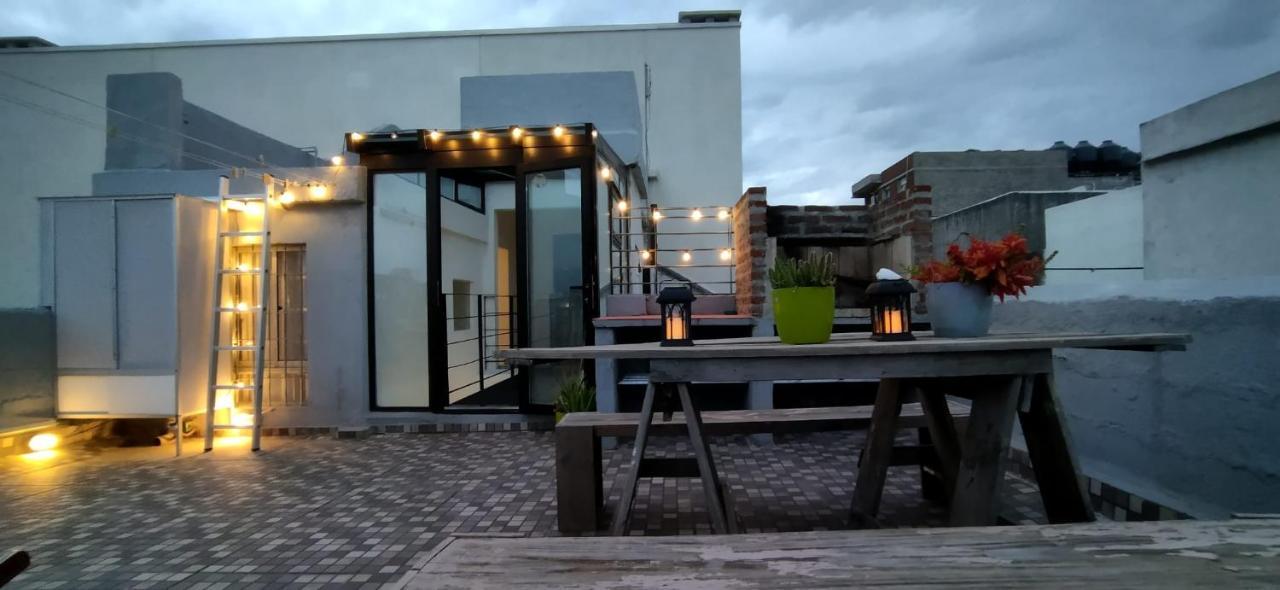 House With Large Terrace, Jacuzzi And Gated Parking For One Car Villa Montevideo Exterior photo