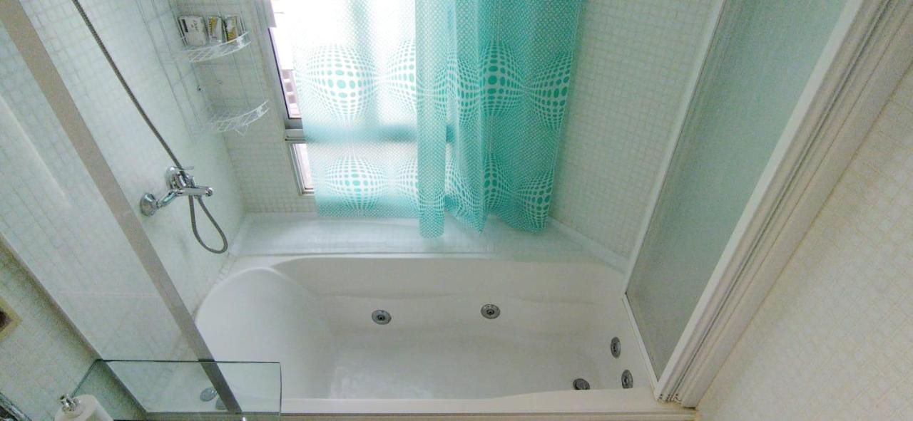 House With Large Terrace, Jacuzzi And Gated Parking For One Car Villa Montevideo Exterior photo