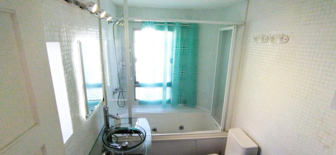 House With Large Terrace, Jacuzzi And Gated Parking For One Car Villa Montevideo Exterior photo